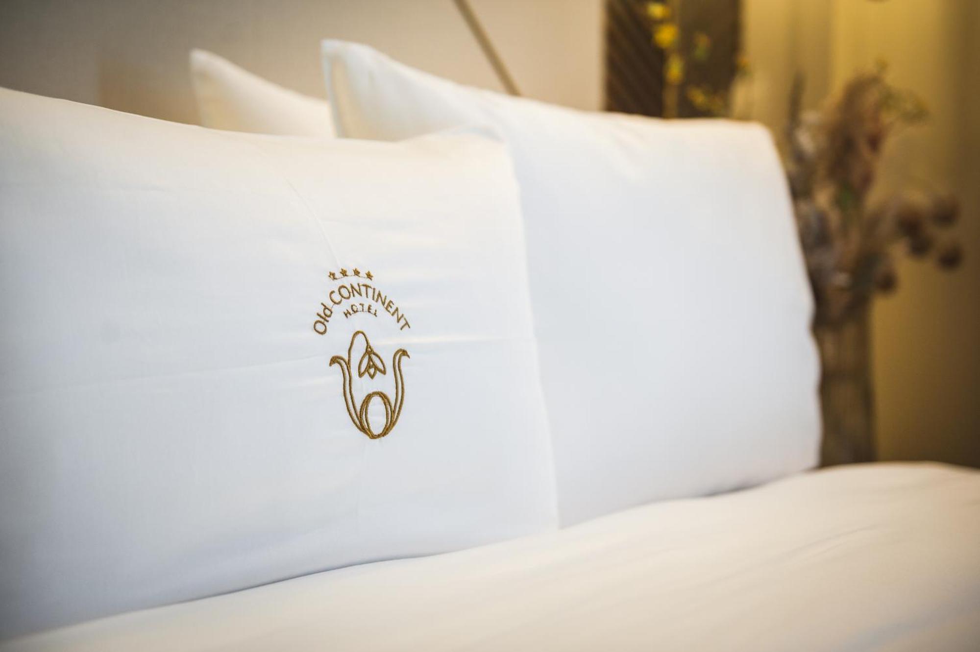 Old Continent Hotel อุชโฮรอด ภายนอก รูปภาพ