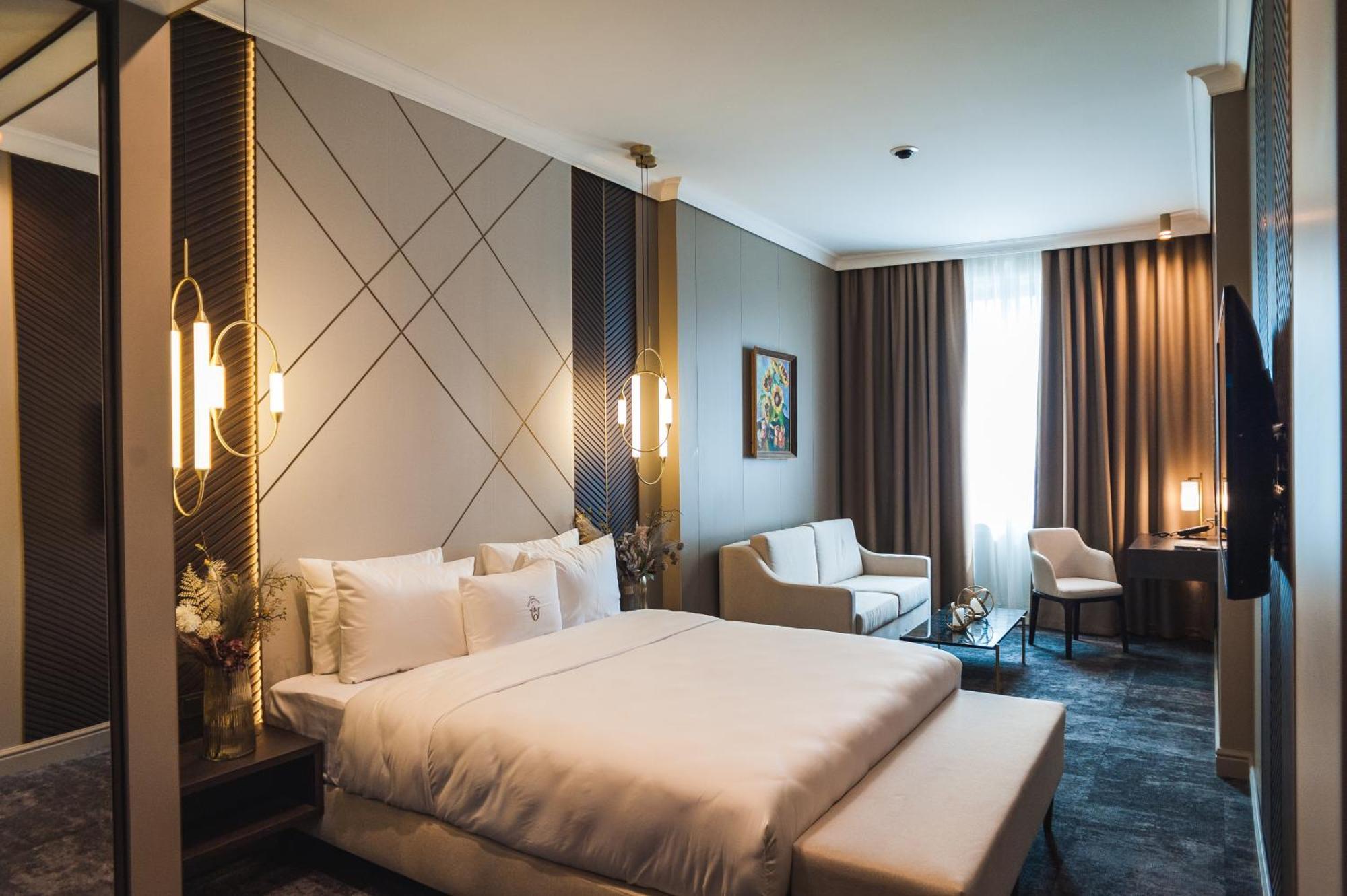 Old Continent Hotel อุชโฮรอด ภายนอก รูปภาพ