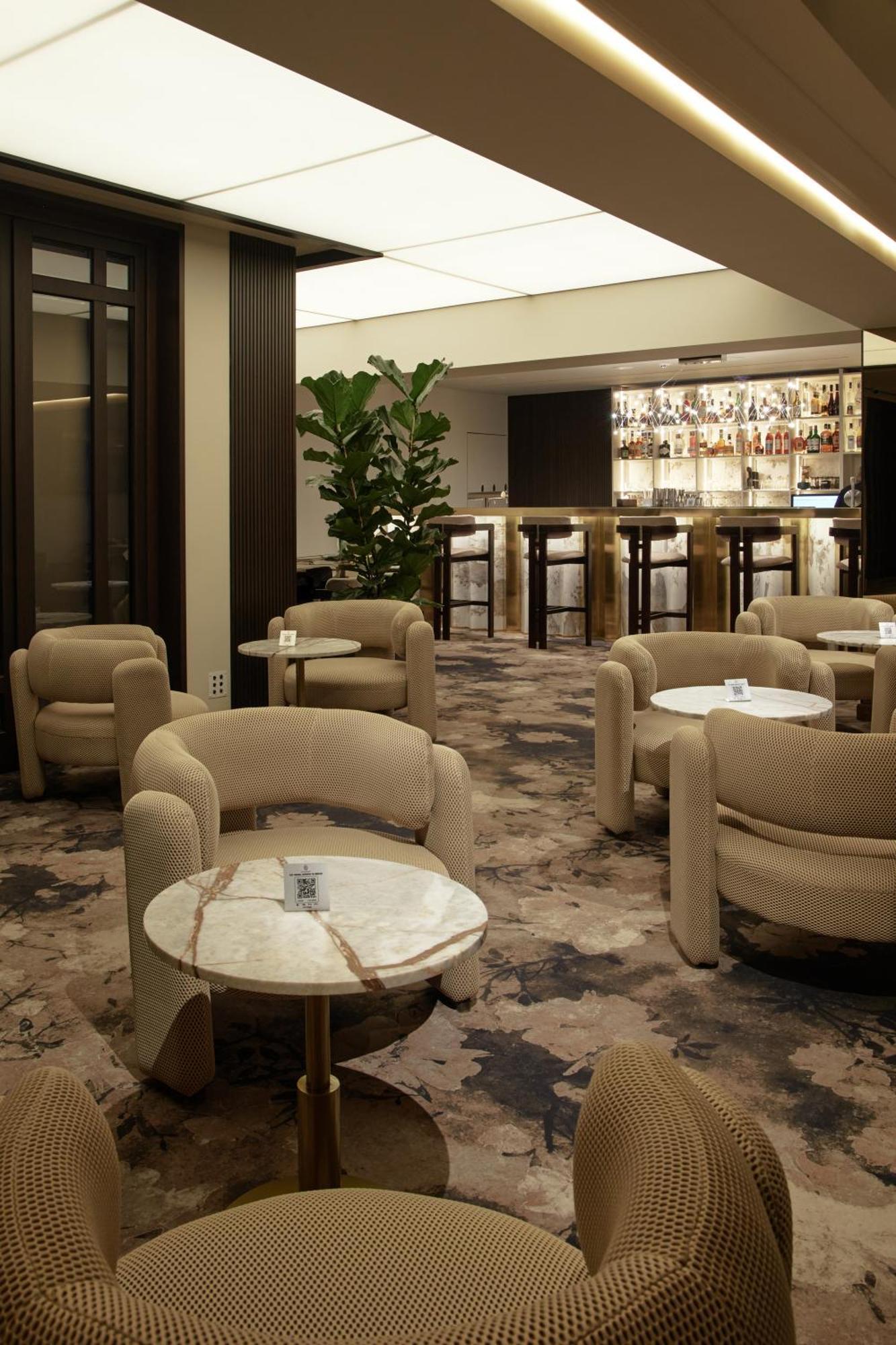 Old Continent Hotel อุชโฮรอด ภายนอก รูปภาพ